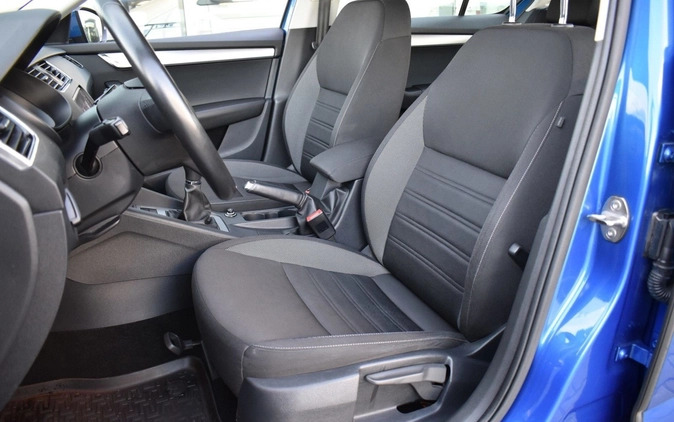 Skoda Octavia cena 55900 przebieg: 107197, rok produkcji 2019 z Poznań małe 704